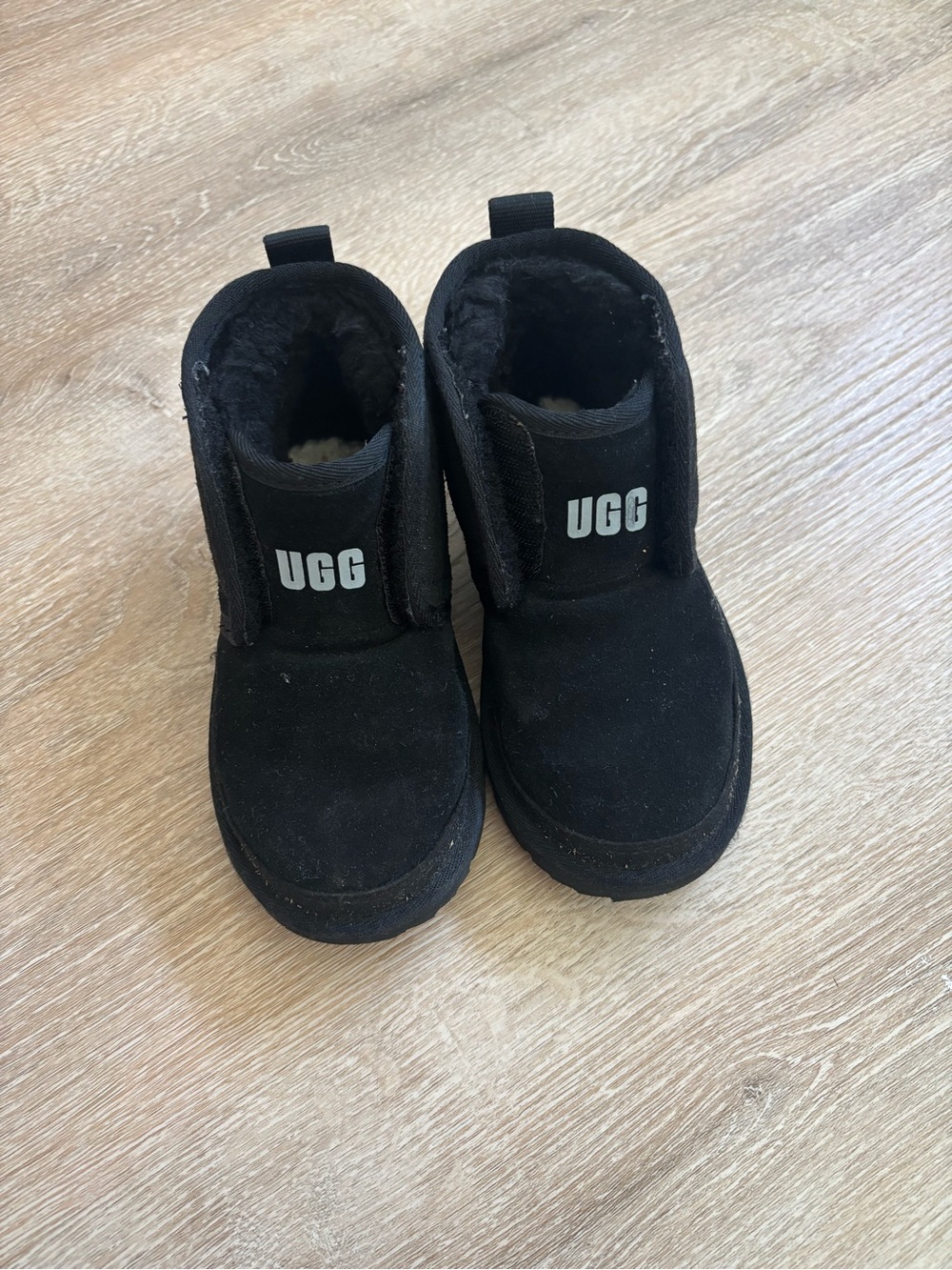 UGG Kids Black Shearling-Lined Pull-On Boots